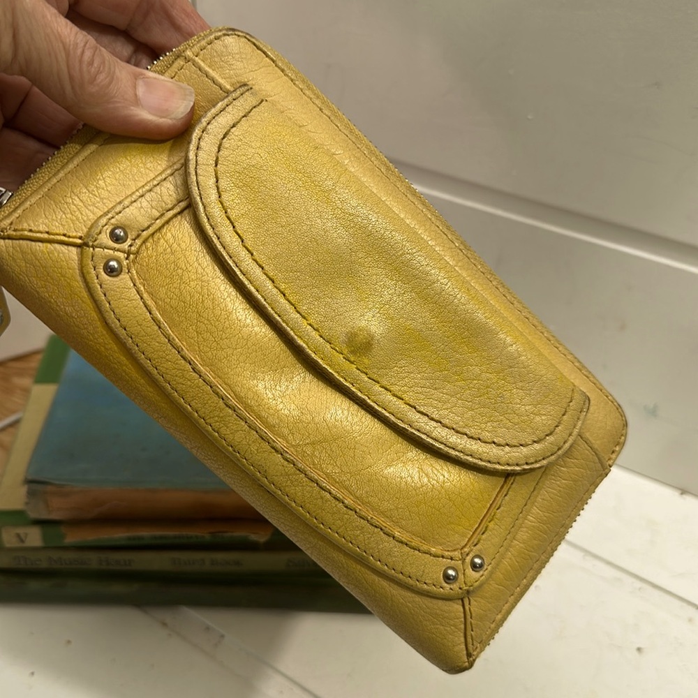 Fossil full zip yellow Leather long Wallet